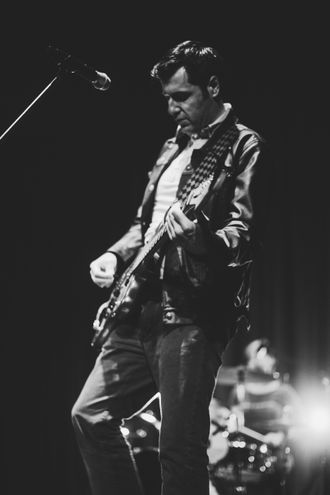 Sam Russell-vocals, guitar