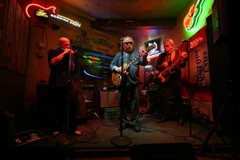 Steadyrollin Bob Margolin, Willie Big Eyes Smith, Al Chesis, John Butler at Lincolns Roadhouse 2006. Photo Doc Wilson/ Barfly Photo