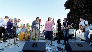 Chris Aaron tribute with Anna Lee Scully, Noah Scully, Pauli Ryan, Abi & Lisa Bethke, melaniejane, pat mAcdonald, Barrett Tasky, and many more friends - photo by MaryAnn Rose