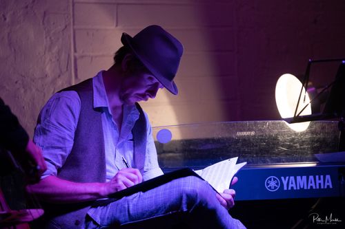 Writing parts in soundcheck.... Photo: Chiara Vinci