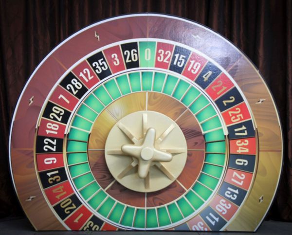 10' Roulette Wheel Stand Up