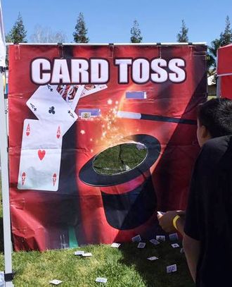 Magic Hat Card Toss