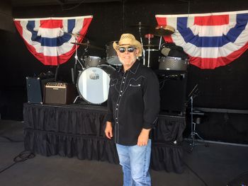 Chas debuts a fetching outfit from the new 'Country Gentleman's Collection". (Evergreeen State Fair, 2017)