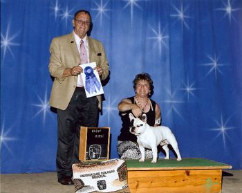 Howie is Pippa's father, here he takes a group 1 with proud owner and dear friend of mine, Debbie Ecarius