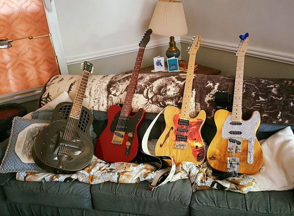 Official JoeBob Hogg guitar kit