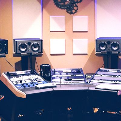 How to build a website for your recording studio | Bandzoogle Blog