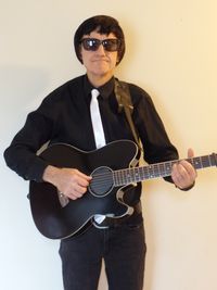 THR ROY ORBISON LEGACY - a solo performance by Ron Holm