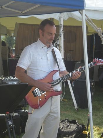 Rob Compagna performing a solo
