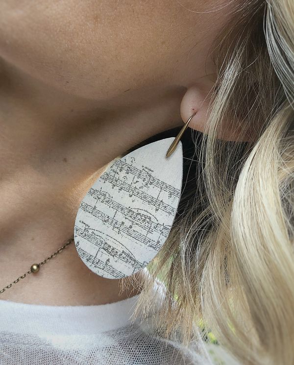 Desert Song earrings (white wash)