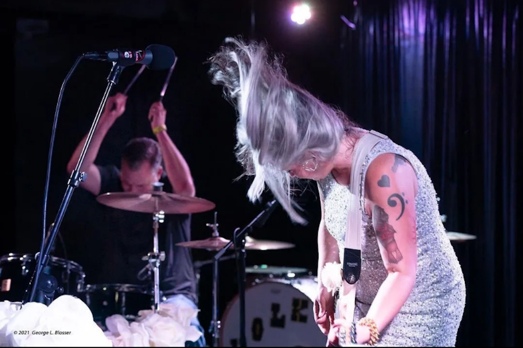 White Rose Motor Oil - Shows