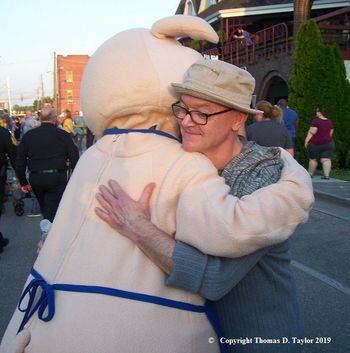 Me n Miss Piggy @ Sevierville Festival
