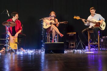 Julian Vidal, Onna Lou, Geronimo Faralla - Foto por Juan Paradeda
