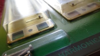 reed replacements come with screws
