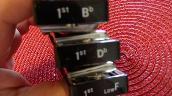clearly marked keys on both sides show 1st and 2nd position
