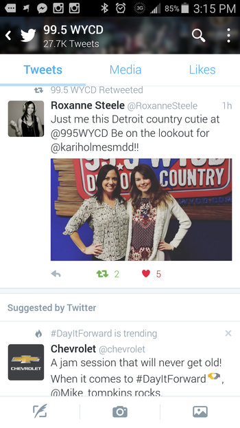 How cool is that!!! Roxanne from WYCD tweeted about me!
