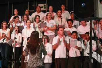 Lauren Nihill and the LTTN 2013 Choir!
