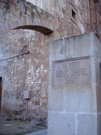 The Festival Jazz Stage is in an old church, now the Museo Rafael Coronel (museum).
