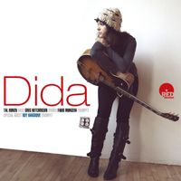 DIDA PLAYS AND SINGS