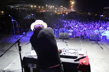 DJ OCA SERRANO calentandolo en Concierto en Ibarra, Ecuador
