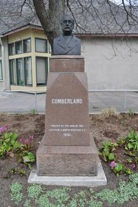 "Erected by the men of the Northern & North Western R R". Monument to Cumberland, originally at the Allandale station, now beside the restored Mechanics' Office, Kempenfeldt Park. Mitchell Wilson photo
