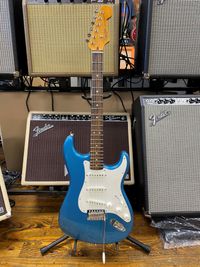 Squier Classic Vibe '60s Stratocaster - Lake Placid Blue