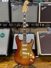 Squier 40th Anniversary Gold Edition Stratocaster - Sienna Sunburst