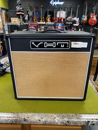 Used VHT 12" Closed Back Speaker Cabinet w/ 12" chromeback