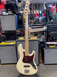 Used Fender American Deluxe Jazz Bass Pearl White