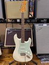 Squier FSR Classic Vibe '60s Stratocaster - Olympic White