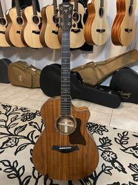 Taylor 724ce Grand Auditorium V-class Acoustic/Electric Guitar - Natural Hawaiian Koa
