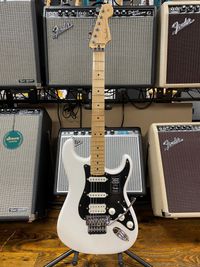 Fender Player Stratocaster HSS with Floyd Rose - Polar White