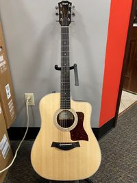 Taylor 210ce Acoustic/Electric Guitar - Natural