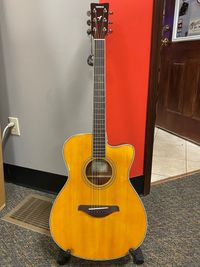 Yamaha FSC-TA TransAcoustic Concert Cutaway Acoustic/Electric Guitar - Vintage Tint