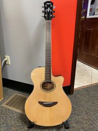 Yamaha APX600 Thin-line Cutaway - Natural