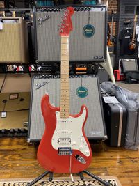 Fender Player Stratocaster - Fiesta Red
