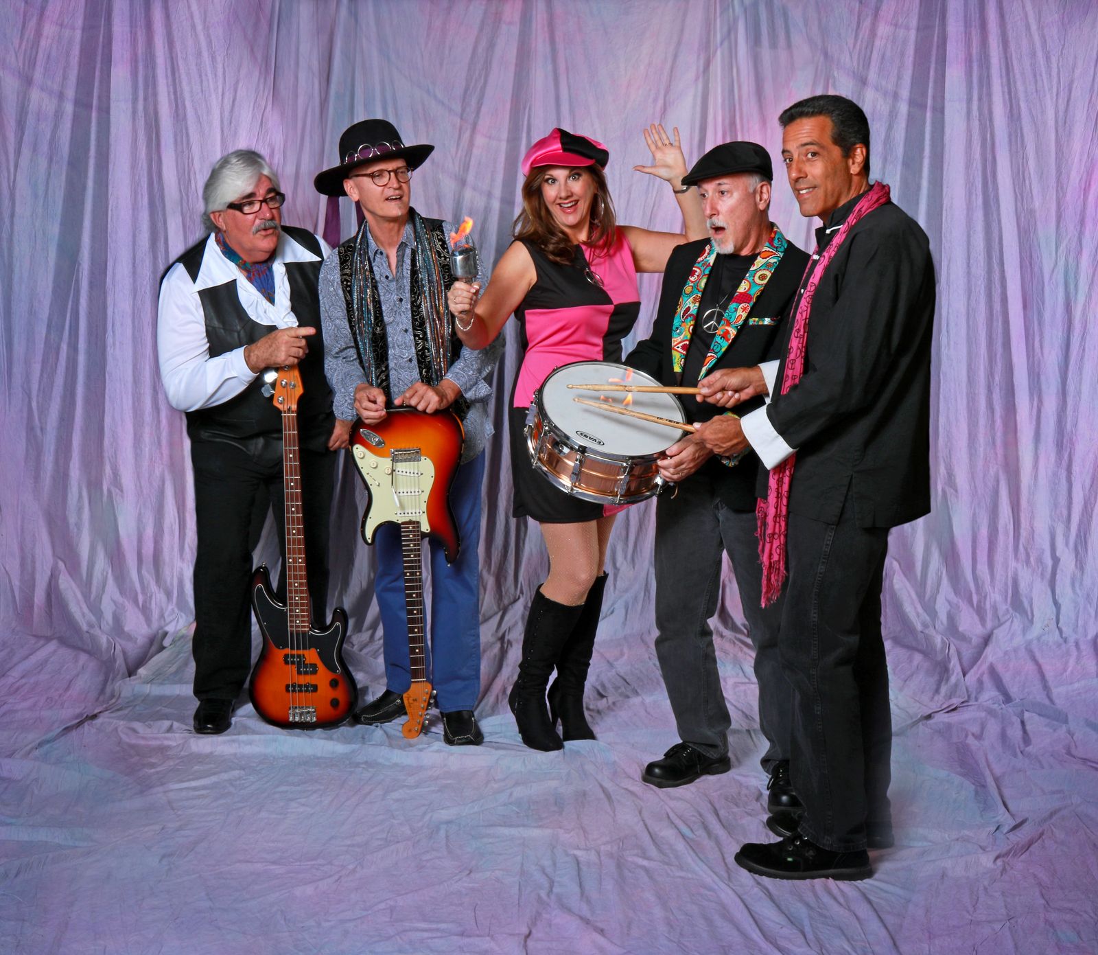 PAISLEY CRAZE Photos