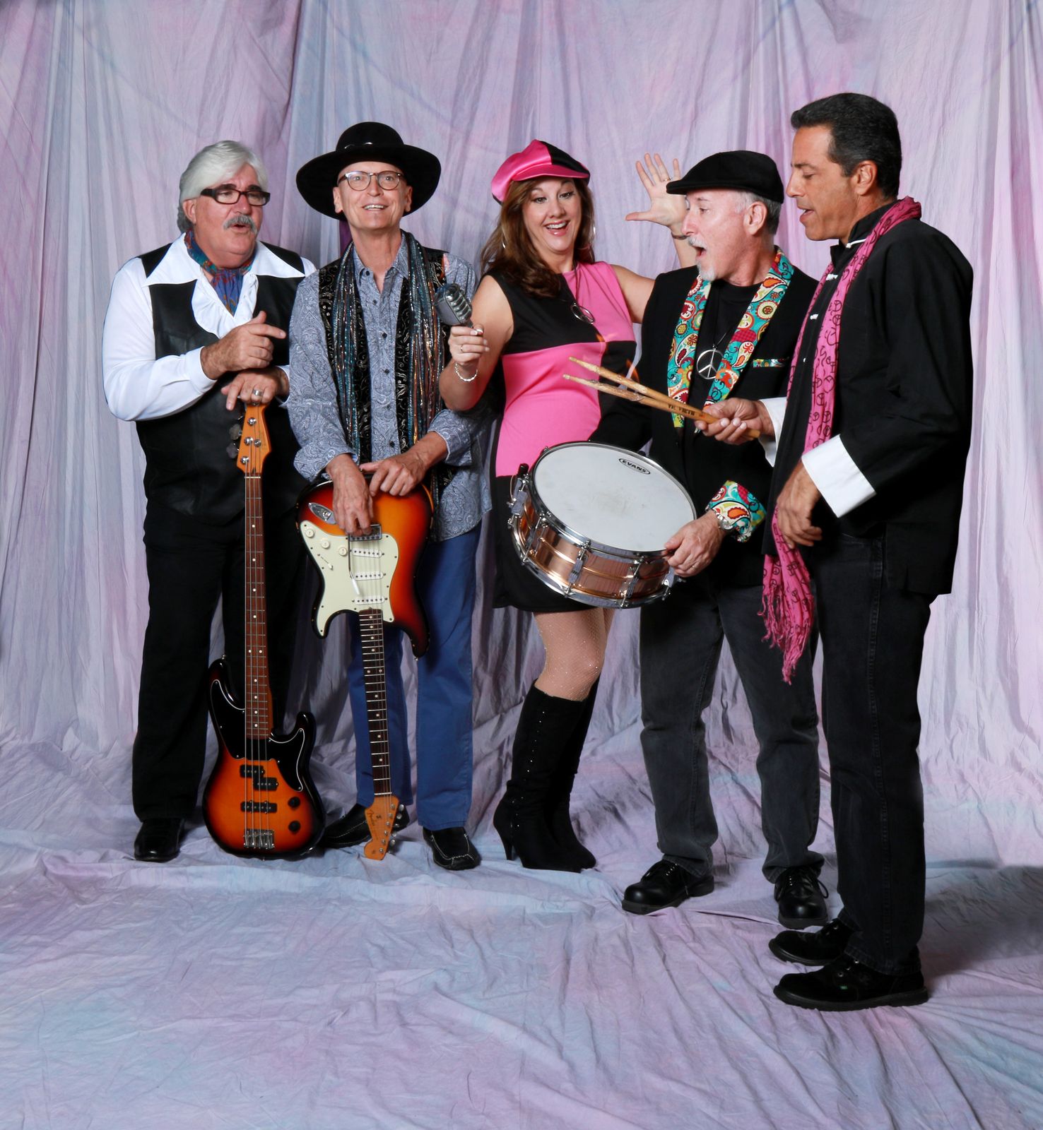 PAISLEY CRAZE Photos