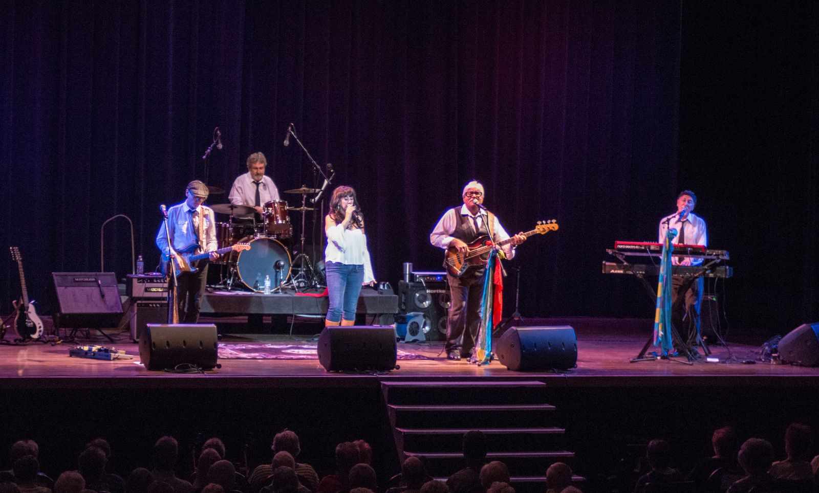 PAISLEY CRAZE Photos