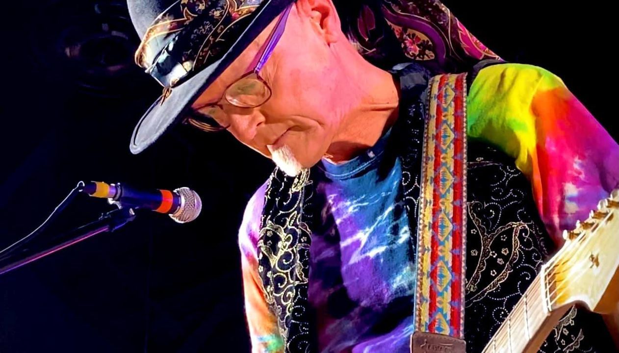 PAISLEY CRAZE Photos