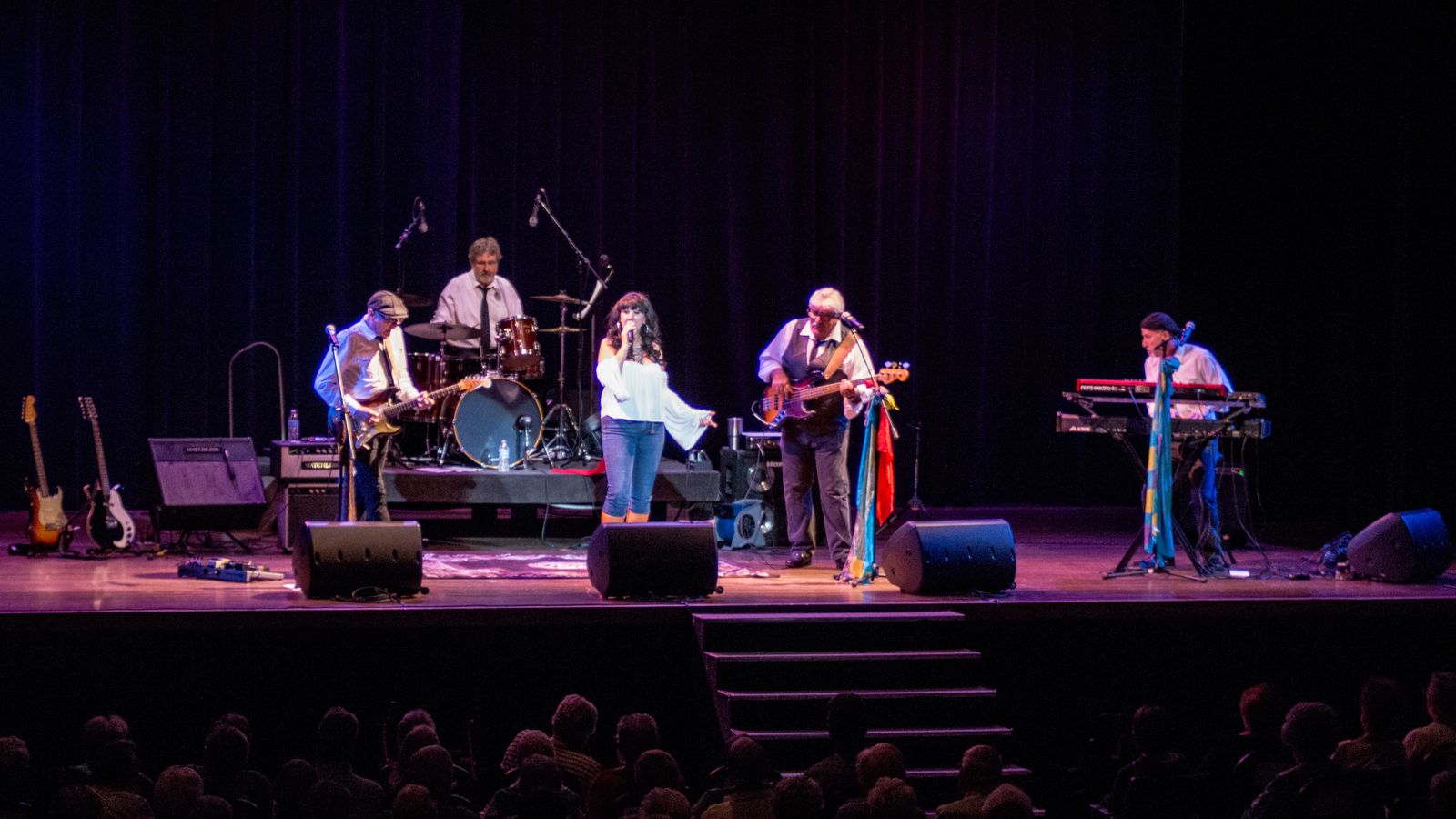 PAISLEY CRAZE Photos