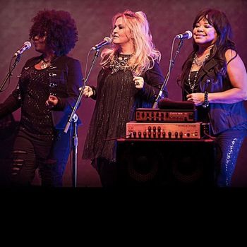 The Joe Walsh singer, Connie Jackson, myself and Melanie Taylor, 2015
