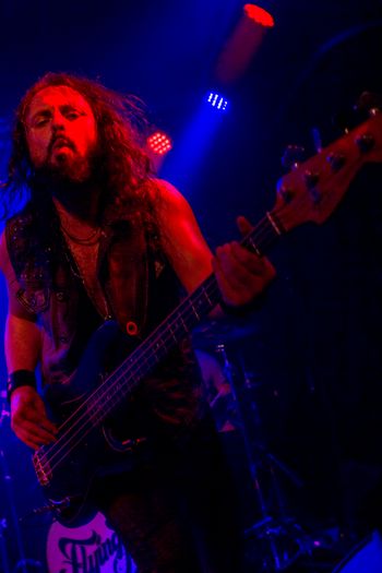On bass//Credit Claude Dufresne
