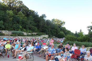 Lauritzen Gardens 2015 (Parrotheads everywhere!
