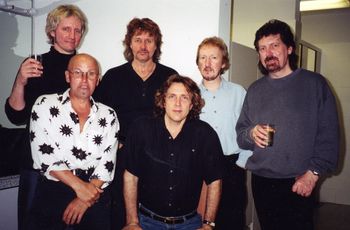 1998, Uruguay. My very first show with ELO Part II. L-R PH, Kelly Groucutt, Bev Bevan, Eric Troyer, Mik Kaminski, Lou Clark
