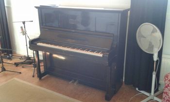 My wonderful piano!
