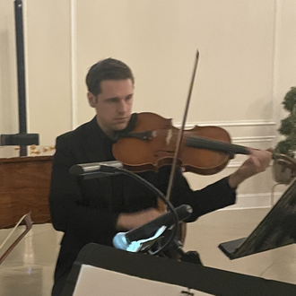 violist in Chicago Viola player musician
