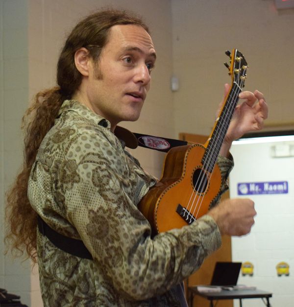 Stuart Fuchs Ukulele Lessons, E-Books, Workshops, Concerts, School Assemblies ...