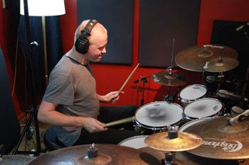 Dave Goodman recording 'Entelechies' 2 (by Greg Stott)
