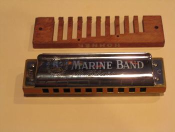 HOHNER MARINE BAND WITH WOODEN COMB
