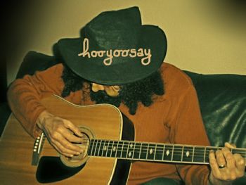 hooyoosay - Grown up wrong (Unplugged)
